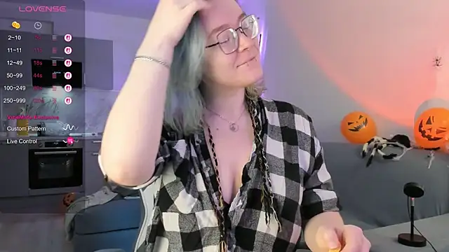 Snapshot of alisahug chatting on October 27, 2025, 8:15 am alisahug online show from October 27, 2025, 8:15 am