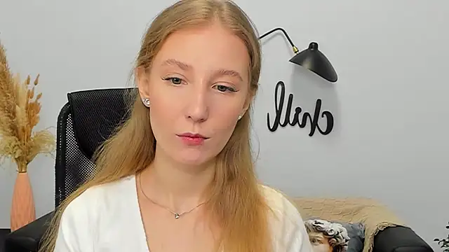 LolaWilsons online show from March 14, 2025, 6:21 am