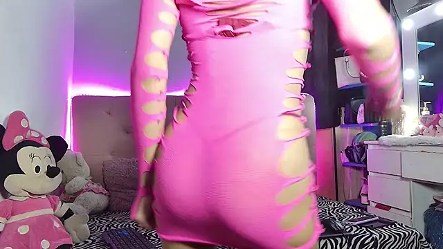 Snapshot of Isis_brown7 chatting on December 14, 2025, 9:59 am Isis brown7 online show from December 14, 2025, 9:59 am