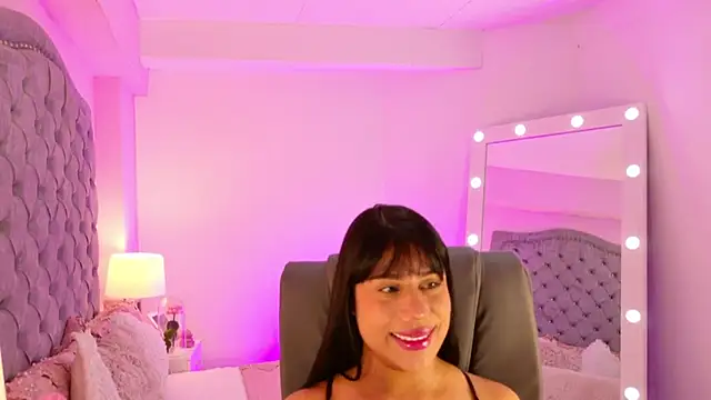 Snapshot of AshleyFerrer chatting on September 18, 2025, 1:47 pm AshleyFerrer online show from September 18, 2025, 1:47 pm