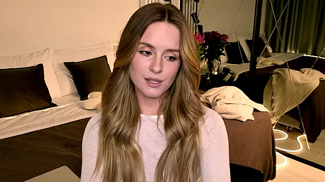 RozzitaBedberry online show from April 24, 2026, 3:36 pm