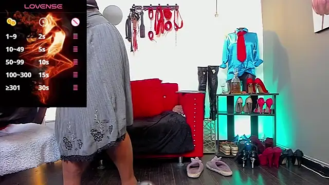 LiaTaylorr online show from March 11, 2025, 4:07 pm