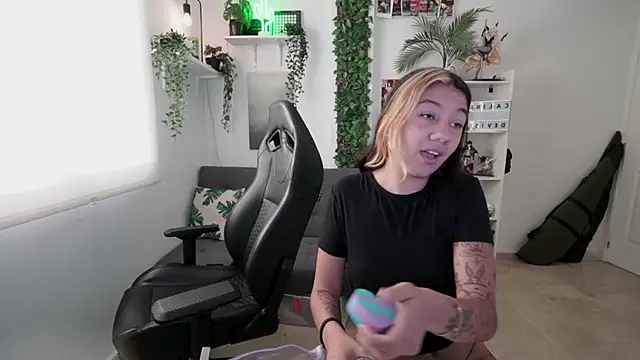 blvckbabyweed07 online show from April 16, 2026, 11:55 am