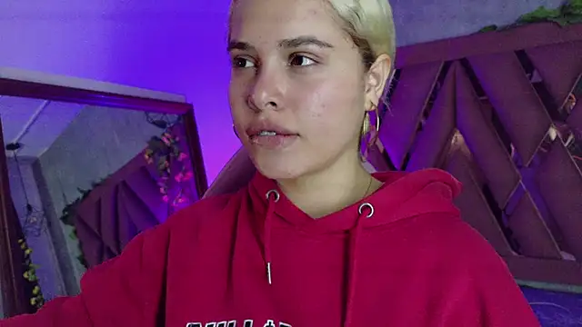 Snapshot of Haelycute chatting on February 1, 2026, 11:52 am Haelycute online show from February 1, 2026, 11:52 am