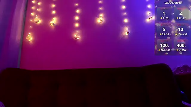 Snapshot of ohpetitemuse chatting on November 14, 2025, 7:17 pm ohpetitemuse online show from November 14, 2025, 7:17 pm