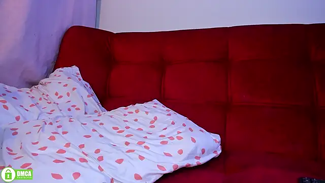 Snapshot of ohpetitemuse chatting on April 14, 2026, 8:14 pm ohpetitemuse online show from April 14, 2026, 8:14 pm