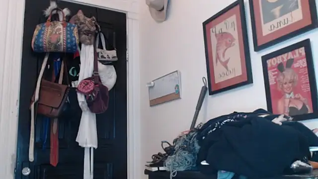 Snapshot of fern4ever chatting on November 19, 2025, 11:38 pm fern4ever online show from November 19, 2025, 11:38 pm