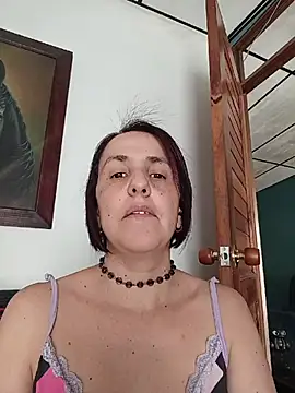 Snapshot of IsisBlake chatting on May 22, 2026, 8:18 pm IsisBlake online show from May 22, 2026, 8:18 pm