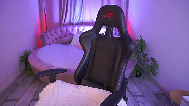 Snapshot of Mille_Joy chatting on November 17, 2025, 1:15 pm Mille Joy online show from November 17, 2025, 1:15 pm