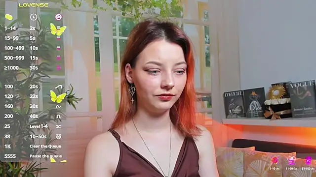 Snapshot of pretty_little_thing chatting on March 10, 2025, 10:02 pm pretty little thing online show from March 10, 2025, 10:02 pm