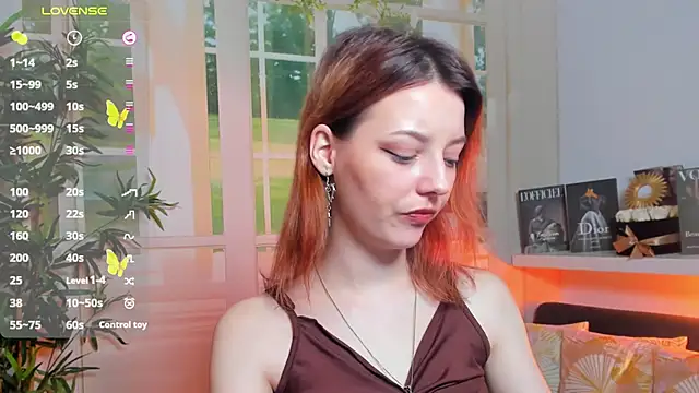 Snapshot of pretty_little_thing chatting on March 11, 2025, 4:08 am pretty little thing online show from March 11, 2025, 4:08 am