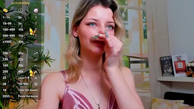 Snapshot of pretty_little_thing chatting on January 30, 2025, 3:22 am pretty little thing online show from January 30, 2025, 3:22 am