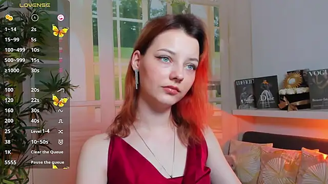 Snapshot of pretty_little_thing chatting on March 3, 2025, 7:17 pm pretty little thing online show from March 3, 2025, 7:17 pm