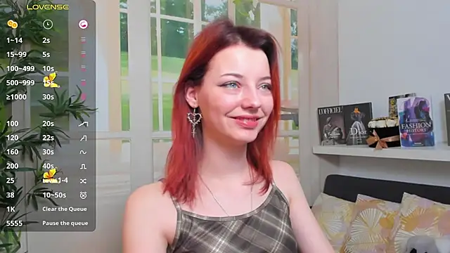 Snapshot of pretty_little_thing chatting on February 15, 2025, 11:17 am pretty little thing online show from February 15, 2025, 11:17 am