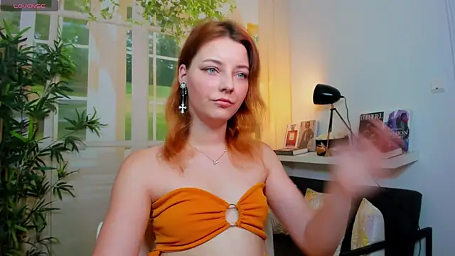 Snapshot of pretty_little_thing chatting on September 15, 2025, 3:12 pm pretty little thing online show from September 15, 2025, 3:12 pm