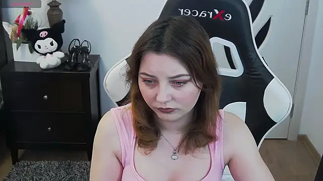 pretty little thing online show from April 10, 2026, 7:10 pm