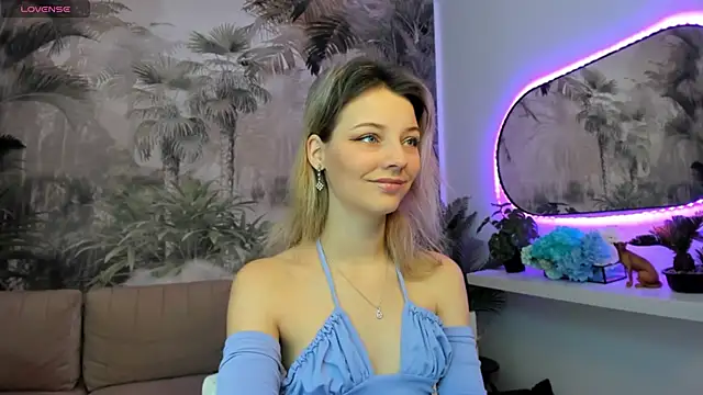 Snapshot of pretty_little_thing chatting on January 13, 2025, 6:05 pm pretty little thing online show from January 13, 2025, 6:05 pm