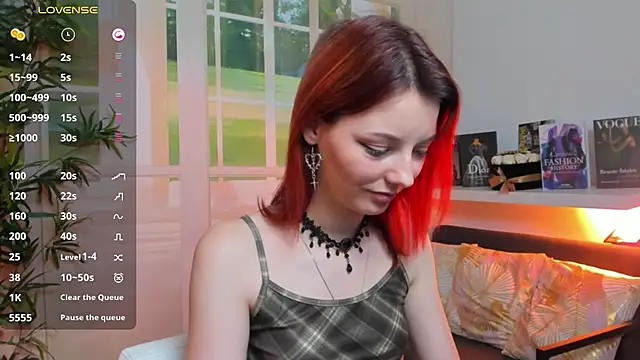 Snapshot of pretty_little_thing chatting on February 15, 2025, 1:53 am pretty little thing online show from February 15, 2025, 1:53 am