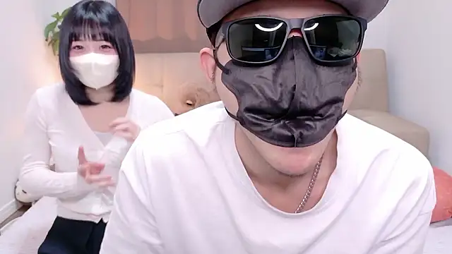 Snapshot of Mia--meow chatting on November 8, 2025, 4:16 am Mia--meow online show from November 8, 2025, 4:16 am