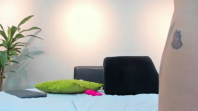 Snapshot of HannaBrave chatting on January 10, 2026, 7:09 pm HannaBrave online show from January 10, 2026, 7:09 pm
