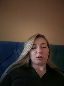 Snapshot of Crazy-Rosa chatting on March 15, 2025, 6:10 pm Crazy-Rosa online show from March 15, 2025, 6:10 pm