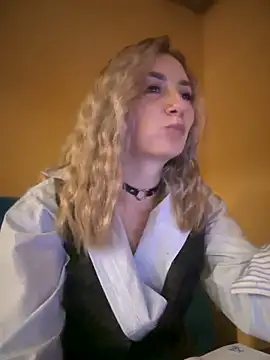 Snapshot of Crazy-Rosa chatting on January 19, 2025, 2:59 pm Crazy-Rosa online show from January 19, 2025, 2:59 pm