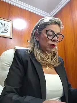 Snapshot of Cata_Office-12 chatting on October 22, 2025, 1:54 pm Cata Office-12 online show from October 22, 2025, 1:54 pm