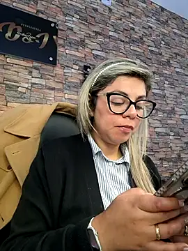 Snapshot of Cata_Office-12 chatting on December 15, 2025, 9:53 pm Cata Office-12 online show from December 15, 2025, 9:53 pm