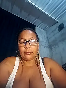 Snapshot of Afroditabichota chatting on November 28, 2025, 3:01 pm Afroditabichota online show from November 28, 2025, 3:01 pm