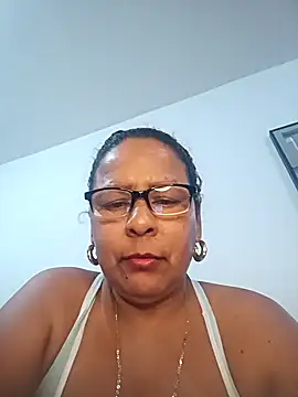 Snapshot of Afroditabichota chatting on November 7, 2025, 11:30 pm Afroditabichota online show from November 7, 2025, 11:30 pm