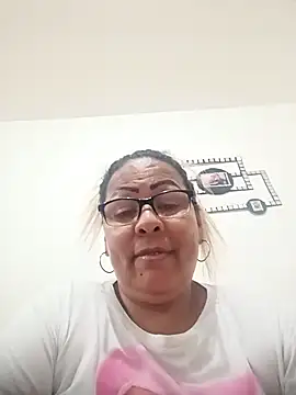 Snapshot of Afroditabichota chatting on November 25, 2025, 11:59 pm Afroditabichota online show from November 25, 2025, 11:59 pm