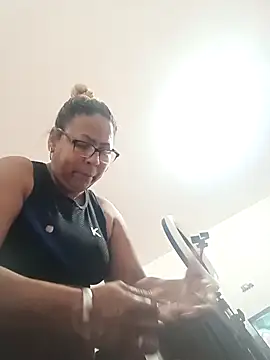 Snapshot of Afroditabichota chatting on December 2, 2025, 4:47 am Afroditabichota online show from December 2, 2025, 4:47 am