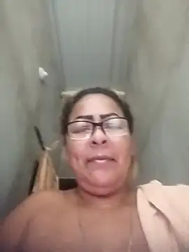 Snapshot of Afroditabichota chatting on November 9, 2025, 12:14 am Afroditabichota online show from November 9, 2025, 12:14 am