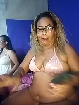 Snapshot of Afroditabichota chatting on November 13, 2025, 12:14 am Afroditabichota online show from November 13, 2025, 12:14 am