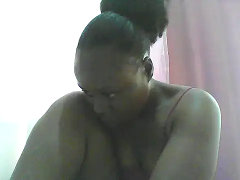 Snapshot of EBONYVANILLA02 chatting on September 16, 2025, 9:43 am EBONYVANILLA02 online show from September 16, 2025, 9:43 am
