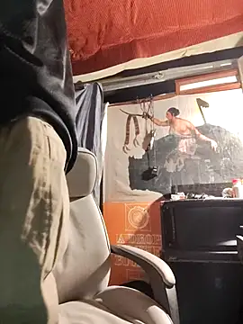 Gillygilly76 online show from October 30, 2025, 4:33 am