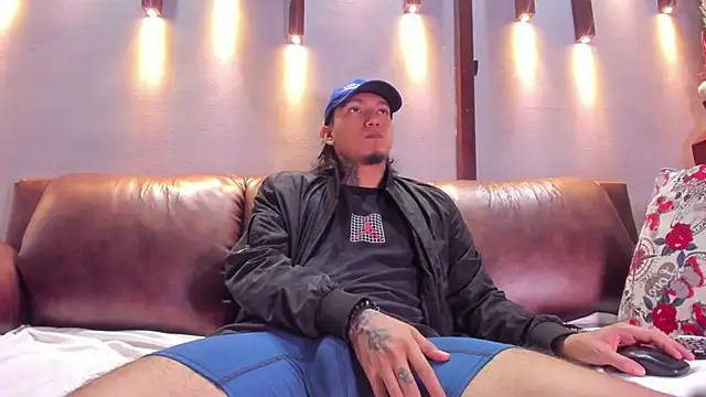 Snapshot of _cannabitch chatting on December 29, 2024, 1:17 pm cannabitch online show from December 29, 2024, 1:17 pm