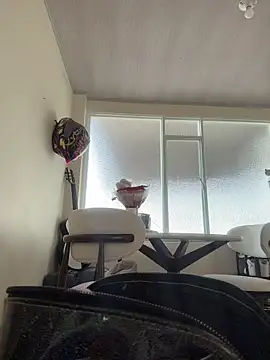 valery mora online show from June 6, 2026, 4:01 pm