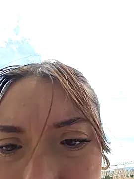 valery mora online show from March 21, 2025, 4:18 pm