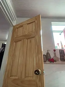 valery mora online show from June 10, 2026, 3:57 pm