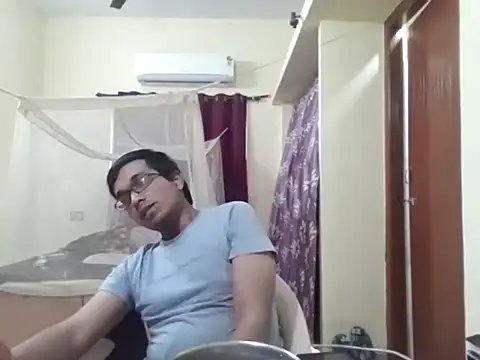 THE NAKED BOY online show from February 1, 2026, 4:55 am