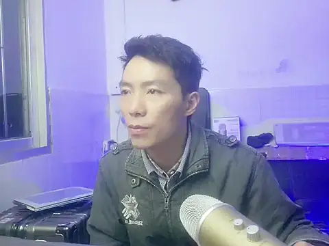 xhqds online show from February 12, 2025, 11:18 am