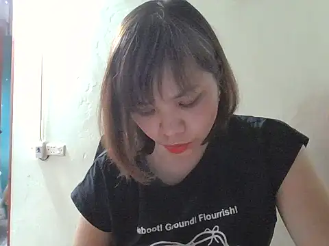 Angela-Eira online show from October 28, 2025, 9:19 am