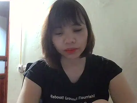 Angela-Eira online show from October 4, 2025, 9:49 pm