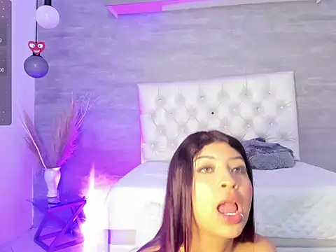 Snapshot of thararouse chatting on March 5, 2025, 3:29 pm thararouse online show from March 5, 2025, 3:29 pm