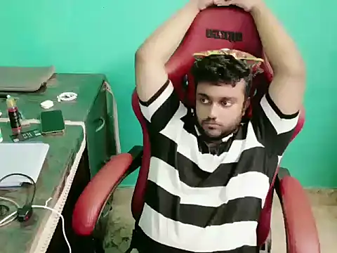 Snapshot of telugu_boy_ chatting on October 17, 2025, 3:54 am telugu boy online show from October 17, 2025, 3:54 am