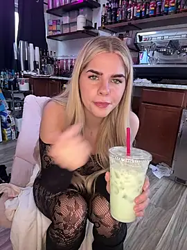 Snapshot of delicioussdixie chatting on December 15, 2025, 6:47 pm delicioussdixie online show from December 15, 2025, 6:47 pm