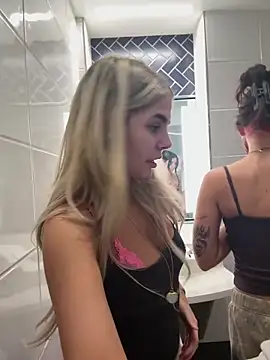 Snapshot of delicioussdixie chatting on October 31, 2025, 5:59 am delicioussdixie online show from October 31, 2025, 5:59 am