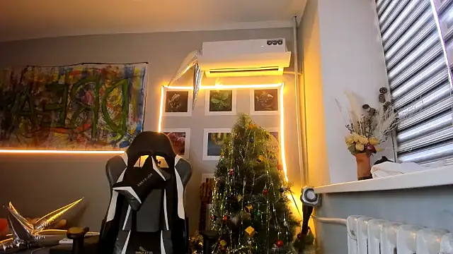 sara sun34 online show from December 23, 2024, 6:44 am