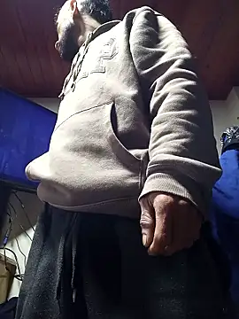 weedmanhot28 online show from January 16, 2026, 12:36 am